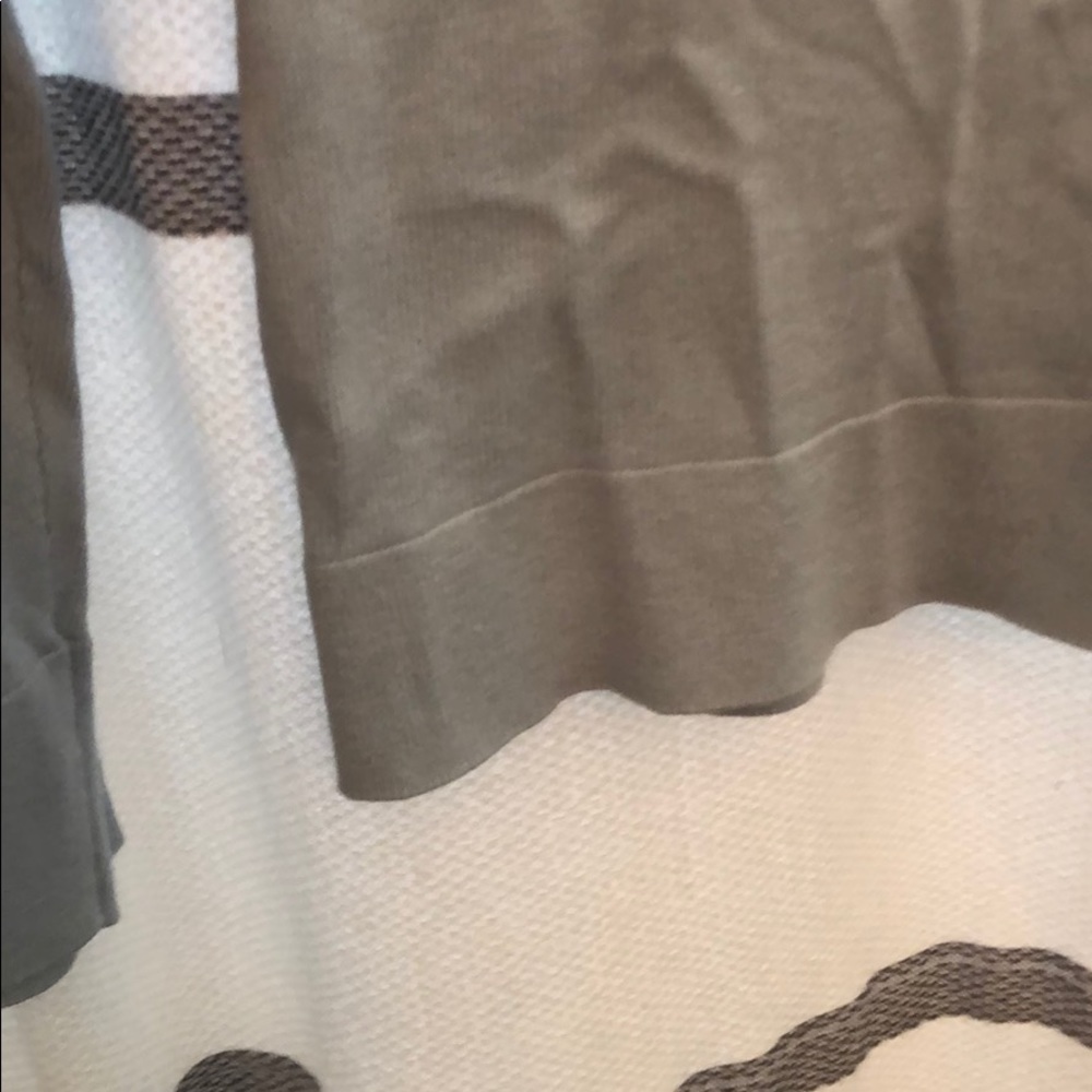 Perry Ellis sweater - Picture 3 of 4